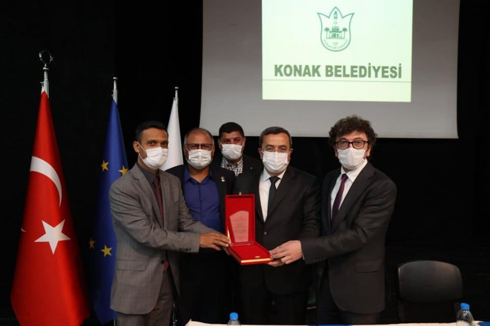 D&uuml;nya Romanlar G&uuml;n&uuml;&rsquo;nde CHP Genel Başkan Yardımcısı Y&uuml;ksel Taşkın ve