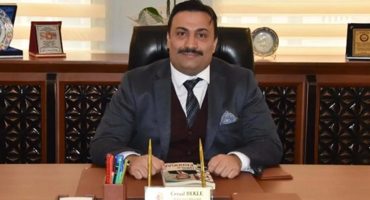 AK Parti'den yeniden aday g&ouml;sterilen Roman k&ouml;kenli İzmir Milletvekili Cemal