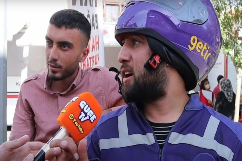 Konya&rsquo;da verdiği r&ouml;portajda &ccedil;alışma şartlarını eleştiren Getir kuryesinin, s&ouml;ylemleri nedeniyle