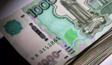 Rus para birimi ruble, dolar ve euro karşısında neden değer kazanıyor?