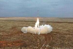 İsve&ccedil; ve Finlandiya'nın NATO'ya olası &uuml;yeliği g&uuml;ndemdeyken Rusya ordusu Baltık