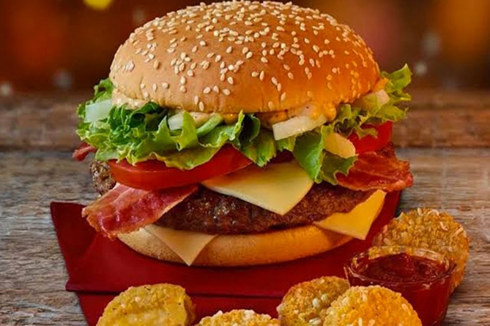 ABD'li hızlı servis restoran zinciri McDonald's'ın Rusya'daki restoranlarını kapatma kararı