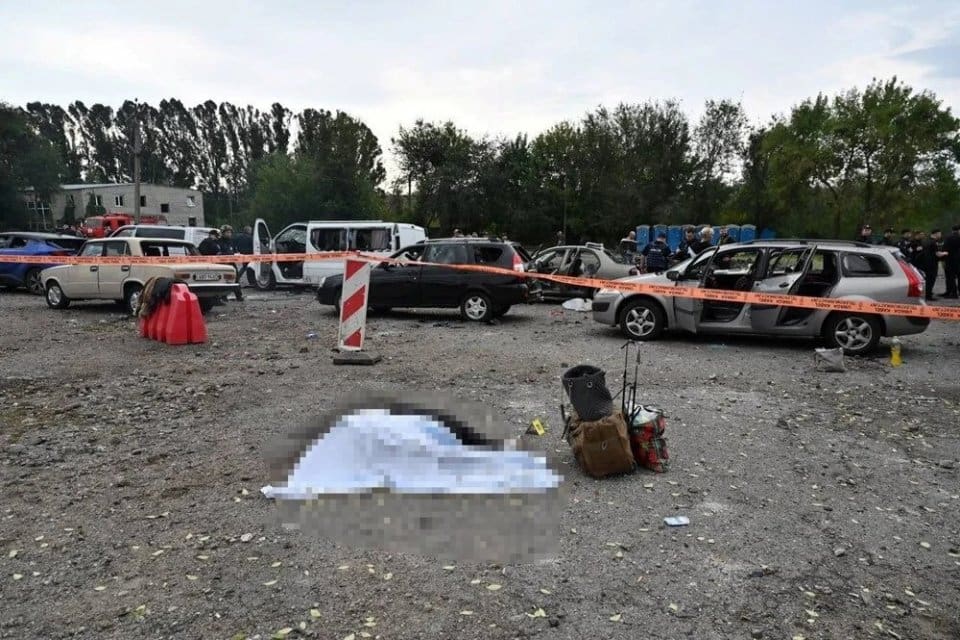Ukrayna'nın Zaporijya b&ouml;lgesinde sivillerin yer aldığı ara&ccedil; konvoyunun, Rus g&uuml;&ccedil;lerce