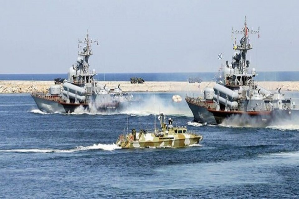 Ukrayna sınırına 60 bin, işgali altındaki Kırım&rsquo;a 40 bin asker