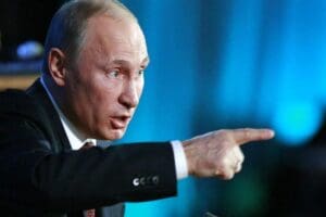 Rusya Savunma Bakanı Sergey Şoygu, Ukrayna'ya silah sevkiyatı yapan NATO