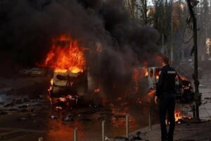 Rus güçlerinin dün Ukrayna şehirlerine düzenlediği saldırılarda ölenlerin sayısı 19'a