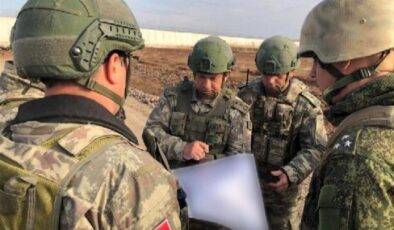 Rusya: Türkiye ilk fırsatta askerlerini Suriye'den çekeceğini bildirdi