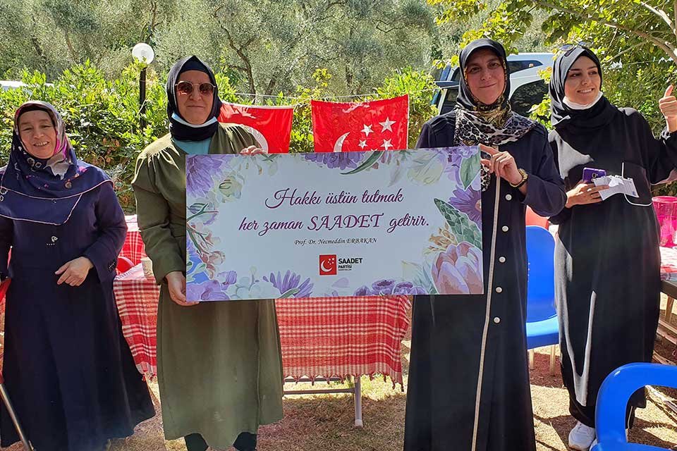 Saadet Partisi İl Kadın Kolları tarafından Tire&rsquo;de bulunan Beylerderesi Alanı'nda