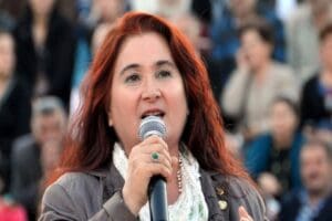 Sabahat Akkiraz, depremde ablasını kaybetmenin &uuml;z&uuml;nt&uuml;s&uuml;n&uuml; yaşıyor. Akkiraz, &uuml;z&uuml;nt&uuml;s&uuml; &ldquo;Y&uuml;reğim