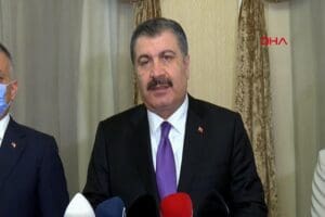 Sağlık Bakanı Fahrettin Koca Antalya Valiliği ziyareti ardından koronavir&uuml;s salgını