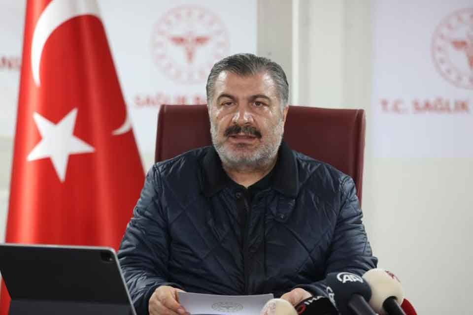 Sağlık Bakanı Fahrettin Koca, Gaziantep'te bakanlığın afet b&ouml;lgesindeki &ccedil;alışmalarına ilişkin