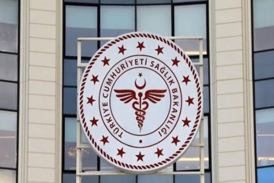 Sağlık Bakanlığına 10 bin 900 s&uuml;rekli iş&ccedil;i alımı yapılacak. Başvurular