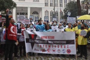 İZMİR'de 2 g&uuml;n iş bırakma eylemi yapan sağlık &ccedil;alışanları, etkin