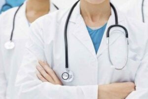 21 yıllık sağlıkçı Abuzer Arslan'a giyim desteği olarak 38 lira