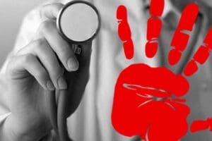 İZMİR'in Konak il&ccedil;esinde, S.K.,1 aylık bebeğini eşiyle birlikte Sağlık Bilimleri