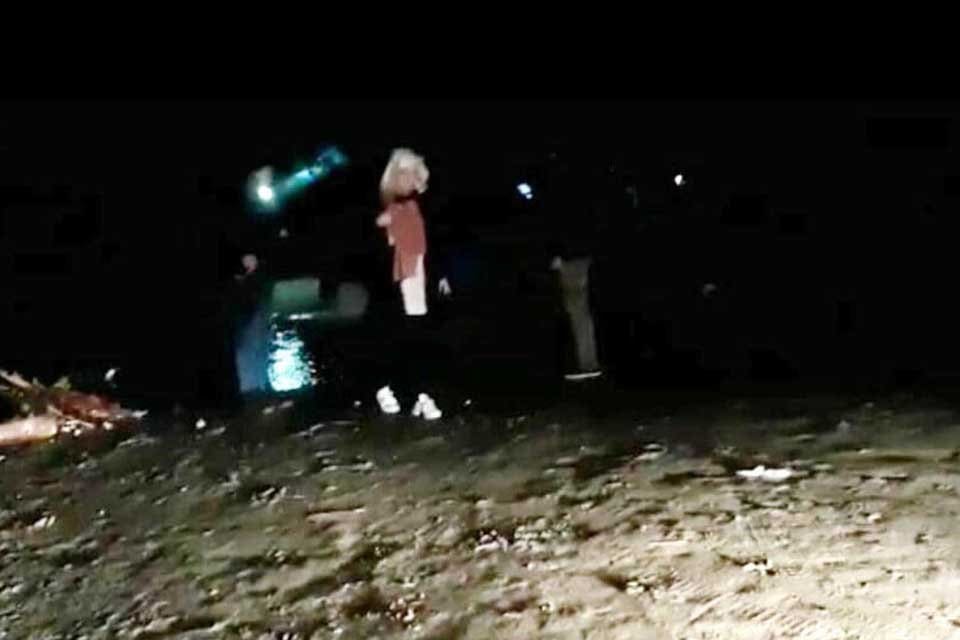 İZMİR'in Sel&ccedil;uk il&ccedil;esinde, FET&Ouml; &uuml;yesi oldukları gerek&ccedil;esiyle&nbsp; haklarında arama kararı