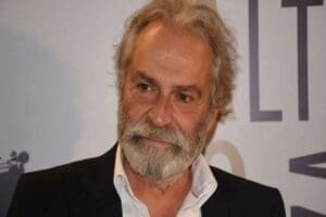 Sahnede rahatsızlanan Usta oyuncu Haluk Bilginer'in sağlık durumunun iyi olduğu
