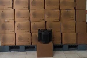 Ankara'da, ka&ccedil;ak i&ccedil;ki imalatı yapılan adrese d&uuml;zenlenen operasyonda 1500 litre