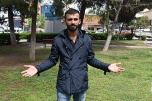 İzmir'de ikinci el otomobilini satmak isteyen Veli S&ouml;nmez (21), dolandırıcıların