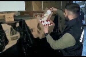 İstanbul'da polis, Gaziantep'te &uuml;retilen sahte deterjanları yurt dışına ka&ccedil;ırmaya &ccedil;alışan