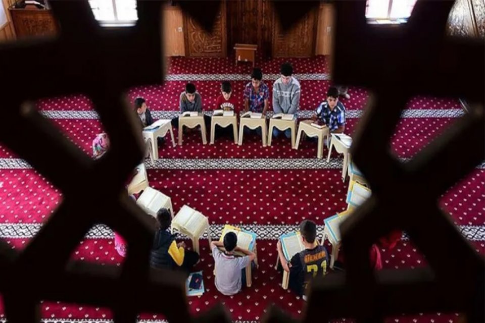 Diyanet İşleri Başkanlığı lise ve &uuml;niversite diploması sahte &ccedil;ıkan Kuran