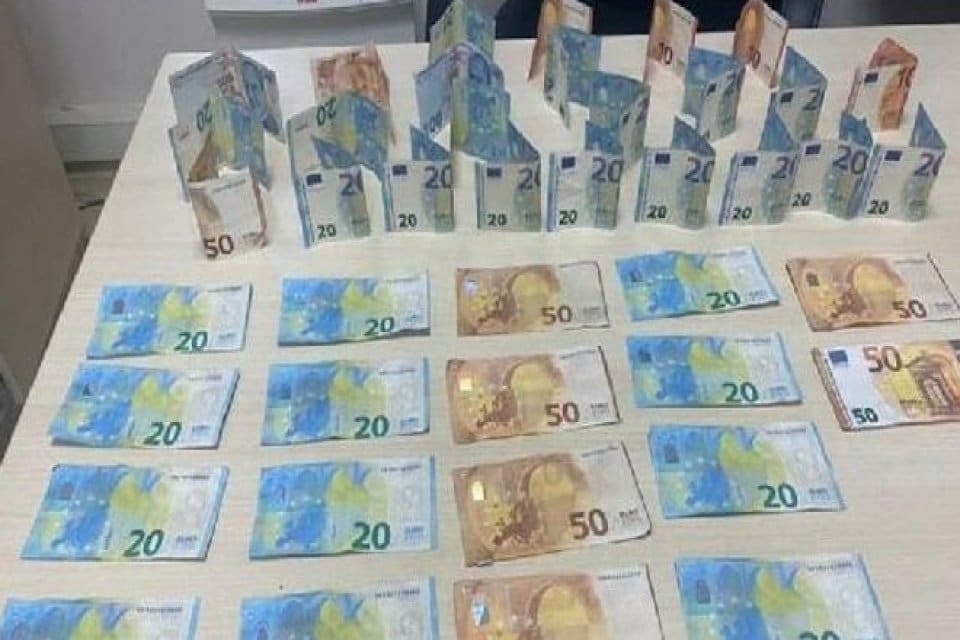 Muğla'nın Marmaris il&ccedil;esinde gittikleri mekanlarda sahte d&ouml;viz harcadıkları belirlenen Hollanda