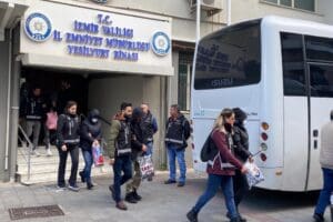 İzmir merkezli 18 ilde sahte engelli raporu hazırladığı tespit edilen