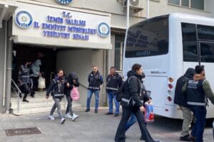 İzmir merkezli 18 ilde sahte engelli raporu hazırladığı tespit edilen