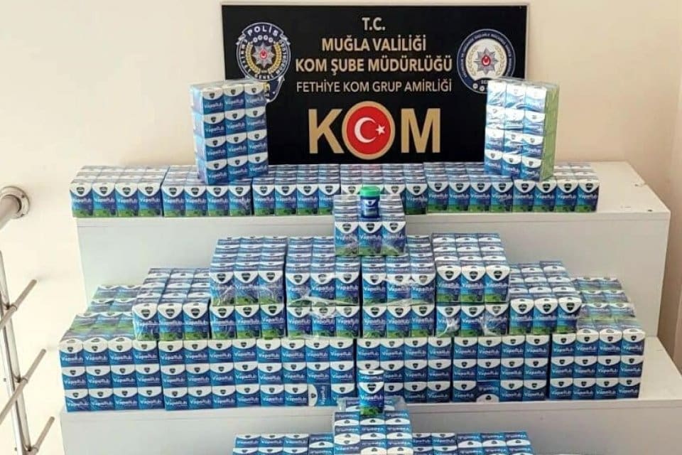 Muğla'da, polisin d&uuml;zenlediği operasyonda 936&nbsp;sahte merhem ele ge&ccedil;irilirken, 1 ş&uuml;pheli