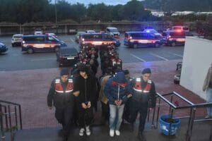 Muğla merkezli 15 ilde d&uuml;zenlenen operasyonda g&ouml;zaltına alınan, l&uuml;ks otellerin