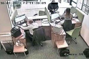 İzmir Cumhuriyet Başsavcılığı koordinesinde Siber Su&ccedil;larla M&uuml;cadele Şube M&uuml;d&uuml;rl&uuml;ğ&uuml; ekipleri,