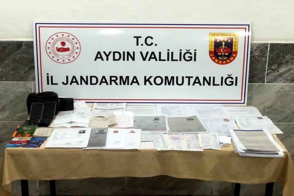 Aydın'ın Efeler il&ccedil;esinde kendisini 'istihbarat&ccedil;ı yarbay' olarak tanıtıp, iş birliği