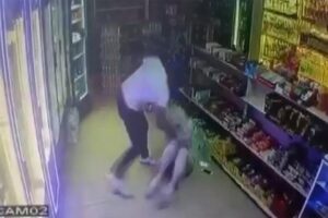 Tatil i&ccedil;in gittiği Sakarya'da taciz edilen gen&ccedil; kız sığındığı tekel