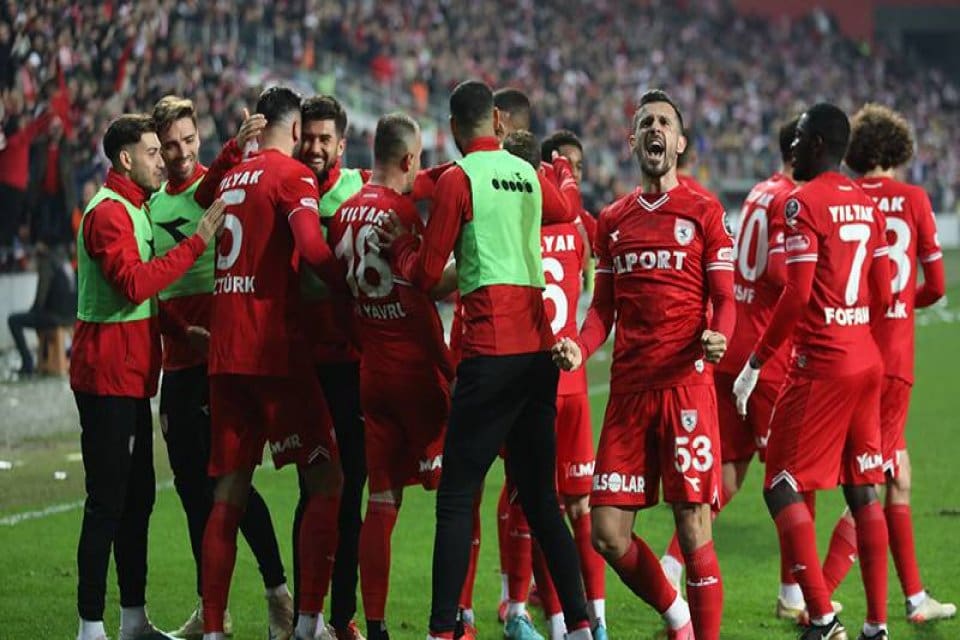 Samsunspor, 11 yıllık aradan sonra&nbsp;S&uuml;per Lig'e d&ouml;nd&uuml;. Spor Toto 1.