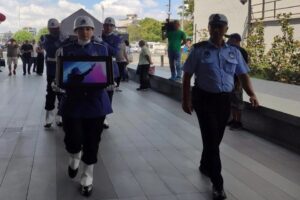 "Dua", "U&ccedil;un Kuşlar U&ccedil;un", "Anlasana", "S&uuml;rg&uuml;n Gibi Masallarda" ve "Olanlar