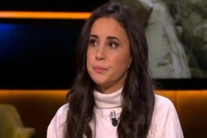 Sanat&ccedil;ı Karsu, ağlayarak yayınladığı mesajı y&uuml;rek burktu. Ailesinden &ccedil;ok sayıda
