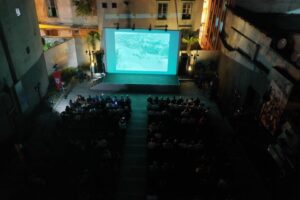 Konak Belediyesi&rsquo;nin Basmane&rsquo;de hizmete a&ccedil;tığı Sanathane G&ouml;steri Sanatları Merkezi, ağustos