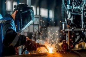 TÜİK'e göre, sanayi üretimi temmuzda aylık yüzde 6,2 azaldı ve