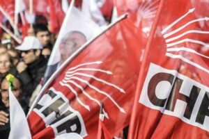 Torbalı Belediye Başkan Yardımcısı Yavuz Selim &Ouml;zgen ve parti &uuml;yesi