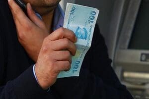 Gaziantep'te, kendisini savcı olarak tanıtarak bir vatandaşı 356 bin lira