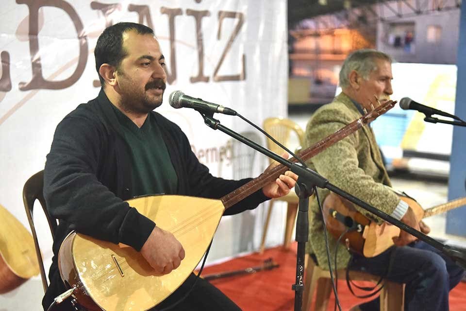 Bornova Belediyesi&rsquo;nin d&uuml;zenlediği Geleneksel Aşıklar Bayramı b&uuml;y&uuml;k bir coşku i&ccedil;inde