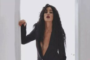 Model ve şarkıcı&nbsp;Se&ccedil;il &Ccedil;ift&ccedil;i,&nbsp;defalarca barışmak i&ccedil;in kapısına gelen eski erkek