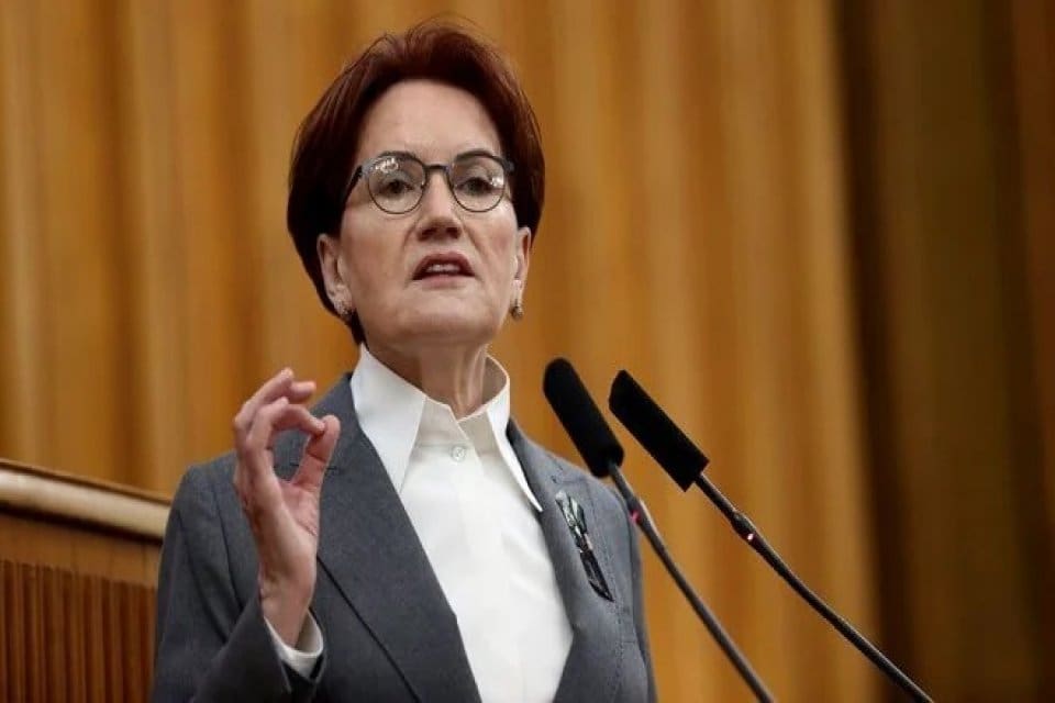 Partisinin grup toplantısında se&ccedil;im tarihi tartışmalarına ilişkin 14 Mayıs'ı işaret