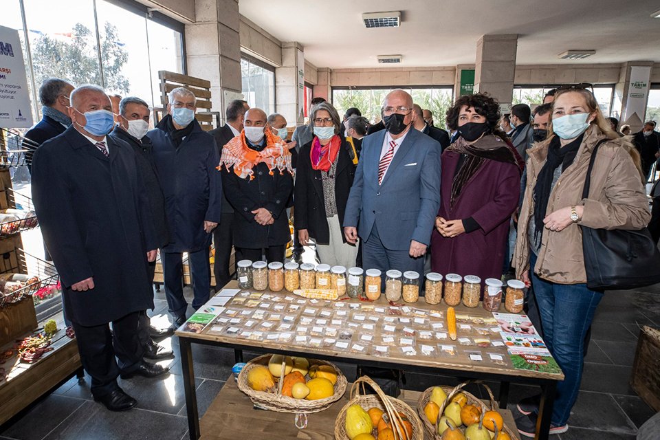 İzmir B&uuml;y&uuml;kşehir Belediye Başkanı Tun&ccedil; Soyer, yok olan yerel tohumların