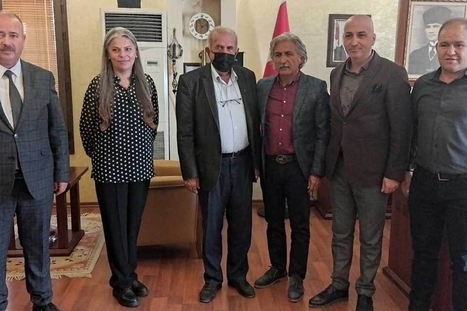 İki oğlunu da şehit veren baba Hasan S&uuml;nnet&ccedil;i&rsquo;ye, oğullarının isimlerinin