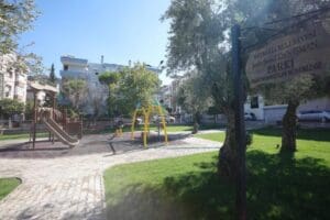 Bayraklı Belediyesi, il&ccedil;eye; yeşili bol, modern oturma alanları, y&uuml;r&uuml;y&uuml;ş yolları,