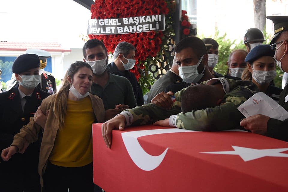 Irak'ın kuzeyinde d&uuml;zenlenen Pen&ccedil;e- Yıldırım operasyonunda araziye d&ouml;şenen el yapımı