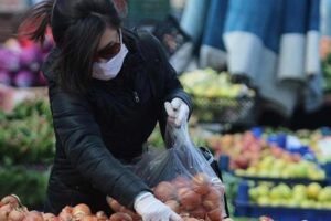 Pazar yerleri i&ccedil;in verilen iki g&uuml;nl&uuml;k iznin &uuml;retici ve t&uuml;keticinin