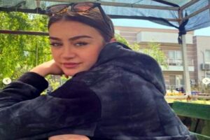 İzmir'de,&nbsp;evin bah&ccedil;e kapısına &ccedil;arparak&nbsp;takla atan, Selin Kabak&ccedil;ı'nın (19) yaşamını yitirdiği,