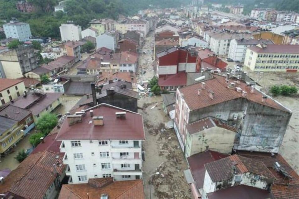 Cumhurbaşkanı Erdoğan Kastamonu, Sinop ve Bartın'daki selde hayatını kaybedenlerin sayısının